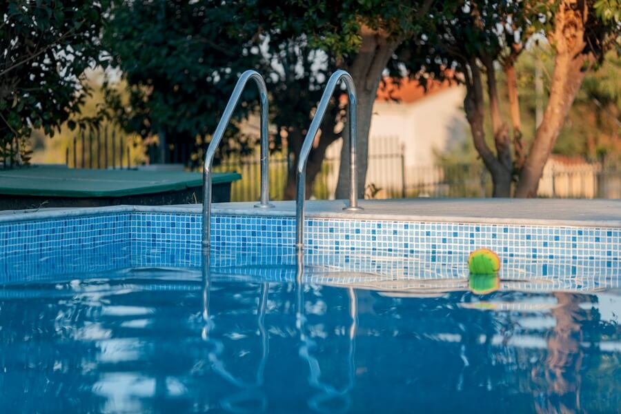 Common challenges and fixes for leaky pools