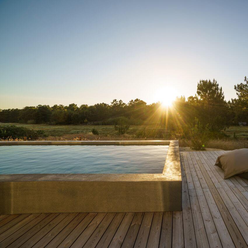 Pool foundation establishment