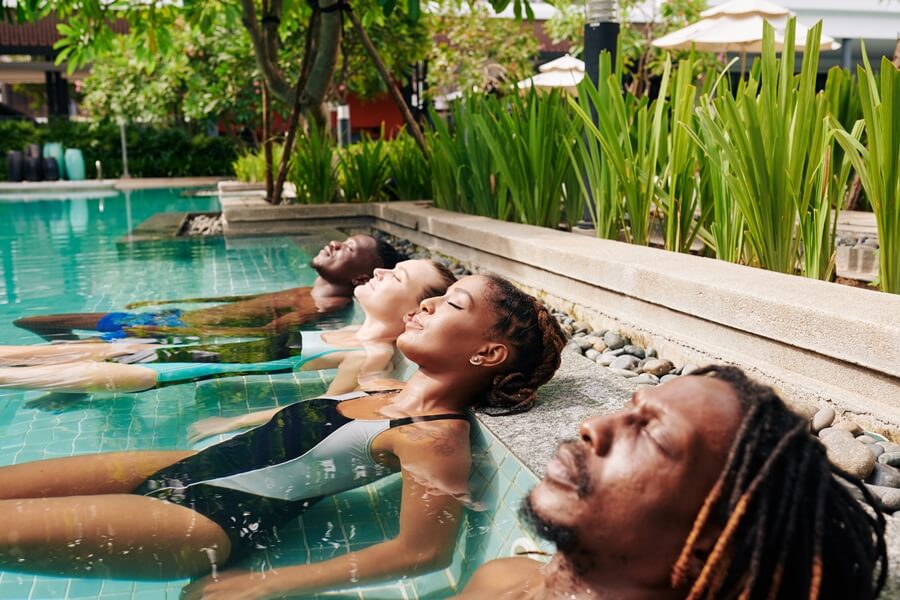 Shallow swimming pool